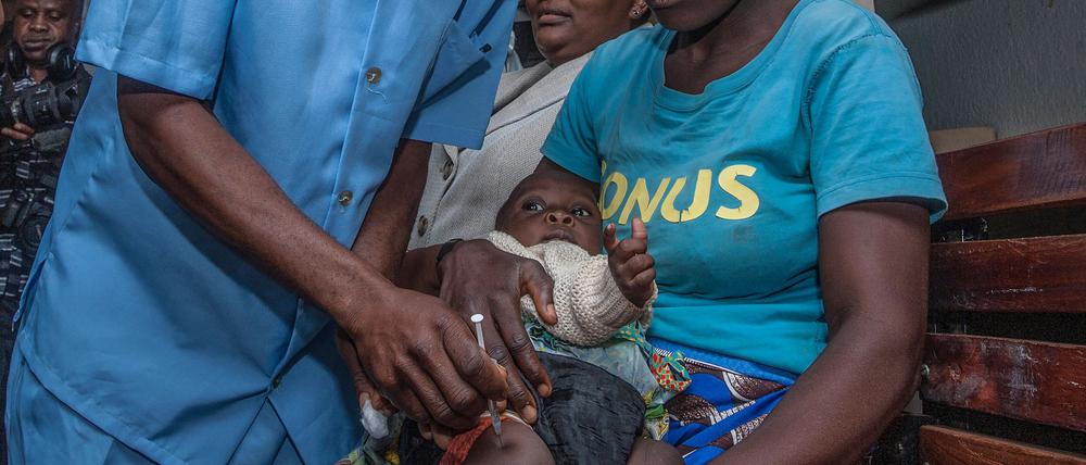 Die neue Malaria-Impfung „R21“ soll den hier gezeigten Impfstoff „Mosquirix“ an Wirksamkeit übertreffen. 