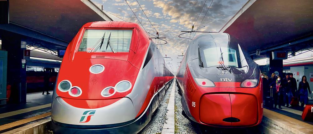 Ein Frecciarossa-Schnellzug der Ex-Staatsbahn Trenitalia (links) und ein schneller der privaten Konkurrenz Italo. Italo verbannt Räder nicht.