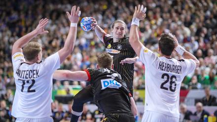 Deutschland gegen Österreich bei der Männer Europameisterschaft Handball.