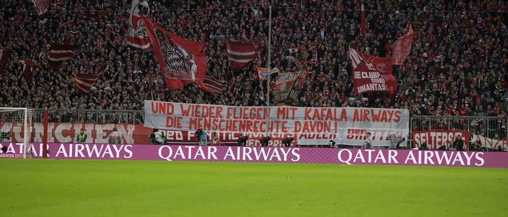 Die Bayern-Fans hatten immer wieder heftige Kritik an dem Deal mit Qatar Airways geäußert.