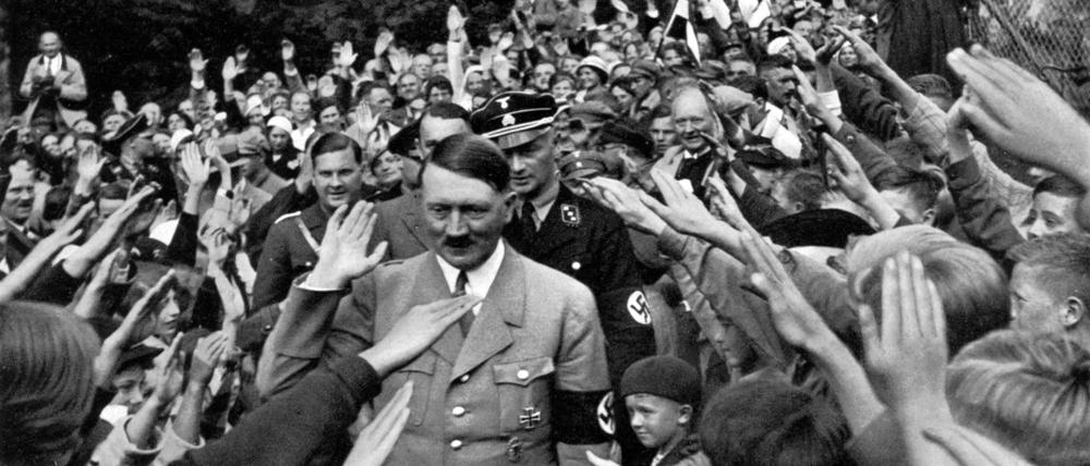 Hitler Mitte der 30er Jahre auf dem Obersalzberg bei Berchtesgaden.