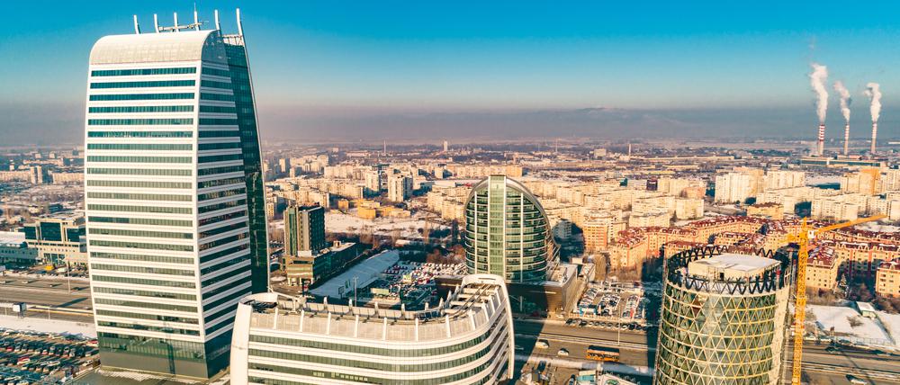 Nicht nur die Infrastruktur boomt. In Bulgariens Hauptstadt Sofia entsehen die ersten Wolkenkratzer.