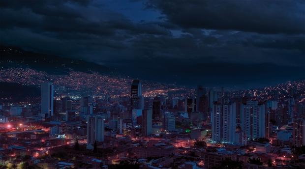 Das kolumbianische Medellín, zusammengestaucht zwischen Bergen, wirkt wie eine Geisterstadt.