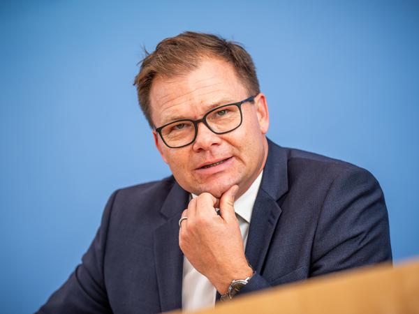 Der Ost-Beauftragte Carsten Schneider. Zum Tag der Deutschen Einheit ist der SPD-Politiker dies Jahr das einzige Regierungsmitglied, das neue politische Vorschläge macht.