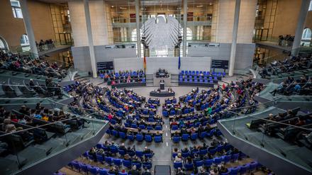 Mit der Abstimmung über die Reform des Bundeswahlgesetzes soll eine Verkleinerung des Parlaments nach der nächsten Bundestagswahl erreicht werden.