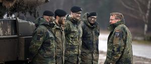 Truppenbesuch vergangenes Jahr in Augustdorf: Das Heer steht im Zentrum der Streitkräftereform, die Boris Pistorius an diesem Donnerstag vorstellt.