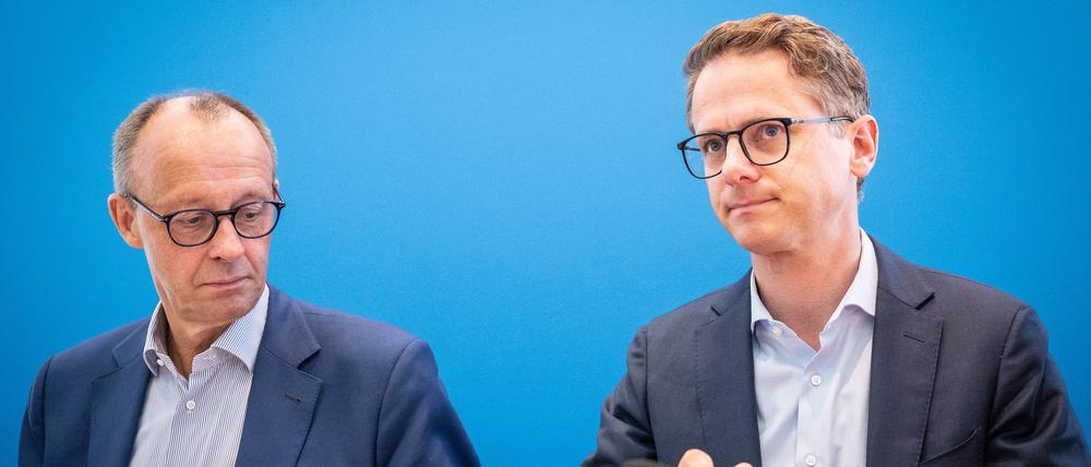 Friedrich Merz (l.) und Carsten Linnemann wollen die CDU wieder nach vorne bringen. Zeit würde es. 