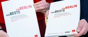 Die gedruckte Version des Koalitionsvertrags von CDU und SPD, aufgenommen nach einem Pressetermin zur Vorstellung des ausgehandelten Koalitionsvertrags. 