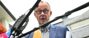 CDU-Chef Friedrich Merz stellt sich erstmals öffentlich hinter Forderungen von Jens Spahn.. 