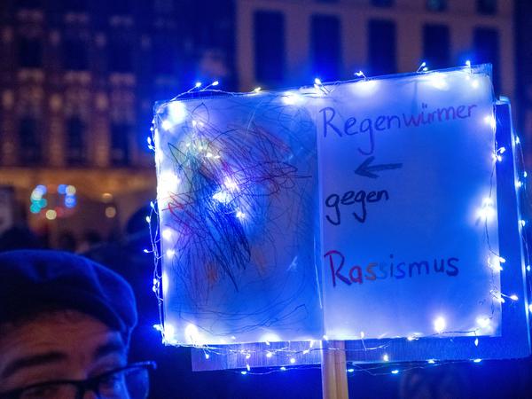 In Greifswald demonstrierten am 22. Januar 2024 sogar „Regenwürmer gegen Rassismus“. 