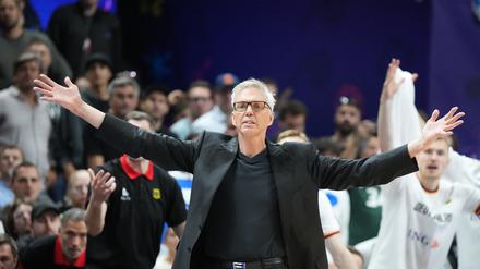 Gordon Herbert ist seit einem Jahr Bundestrainer und steht mit seinem Team vor einem der größten Erfolge des deutschen Basketballs.