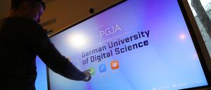 Gründung der „German University of Digital Science“ in Potsdam.