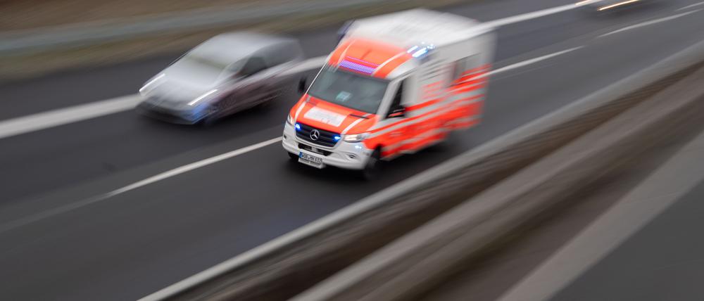 Nach einem Unfall mit einem Quad ist in Berlin ein Mensch am Samstag ums Leben gekommen.