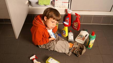 Etwa die Hälfte aller Beratungen des Giftnotrufs bezieht sich auf Vergiftungsvorfälle bei Kindern im Alter von drei bis fünf Jahren.