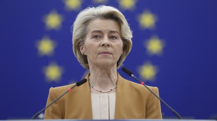 Ursula von der Leyen, Präsidentin der Europäischen Kommission, hält ihre Rede im Europäischen Parlament. 