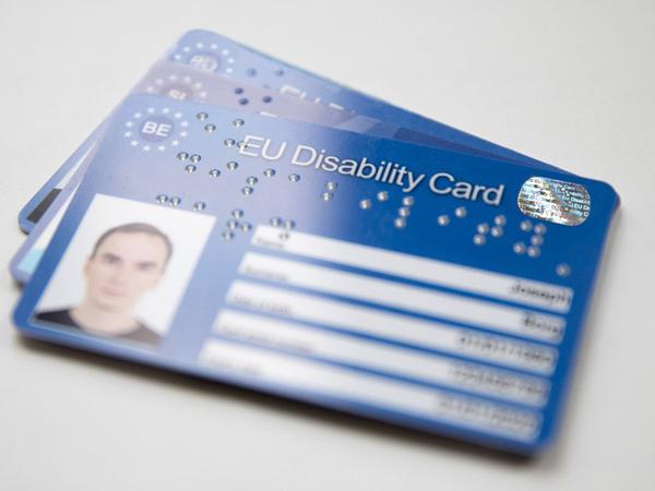 So ähnlich wird er aussehen: Der europäische Behindertenausweis.