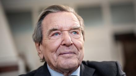 Gerhard Schröder in seiner Rechtsanwaltskanzlei.