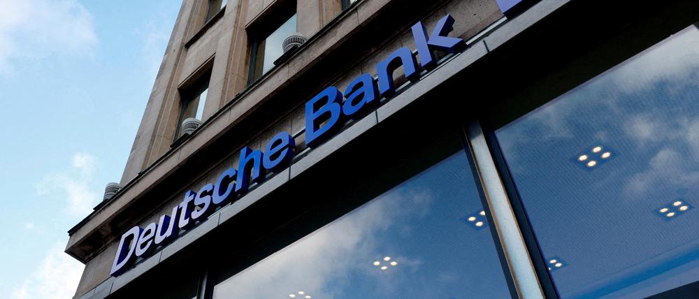 FILE PHOTO: The logo of Deutsche Bank is seen in Brussels, Belgium December 6, 2022. REUTERS/Yves Herman//File Photo
