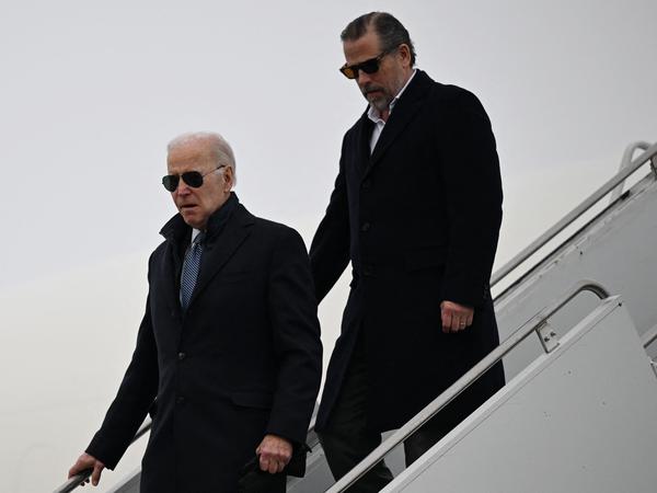 US-Präsident Joe Biden und sein Sohn Hunter Biden bei einer Ankunft in New York im vergangenen Jahr.