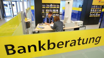 Die Bafin hat die Deutsche Bank aufgefordert, die Einschränkungen im Kundenservice ihrer Tochter Postbank „schnellstmöglich abzustellen“.