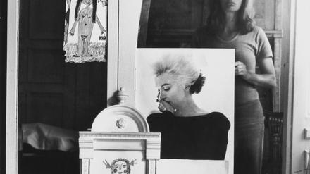 Helga Paris ist auf dem Selbstporträt „Selbst im Spiegel“ 1971-
