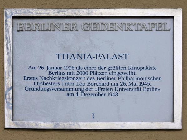 Gedenktafel Titania-Palast, Berlin-Steglitz.