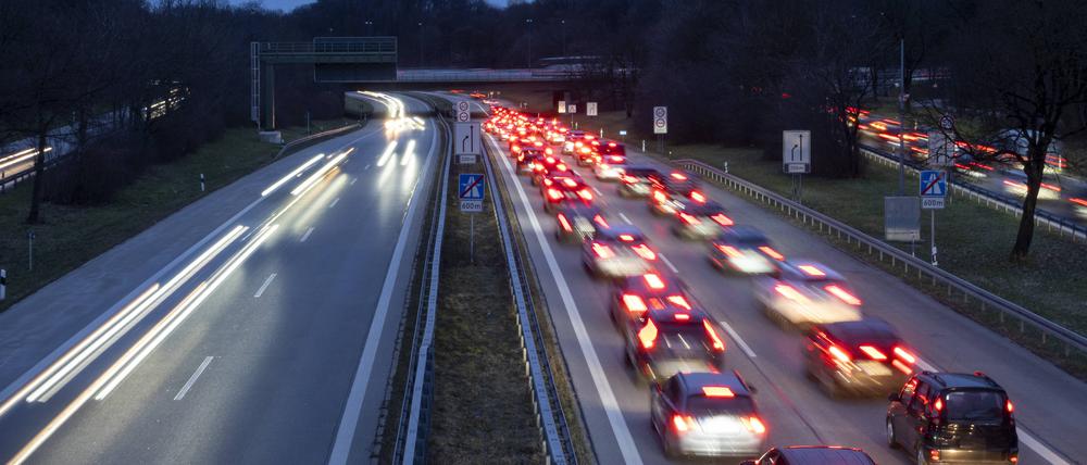 Ob ein Tempolimit auf Autobahnen zu weniger Staus führt, ist fraglich.