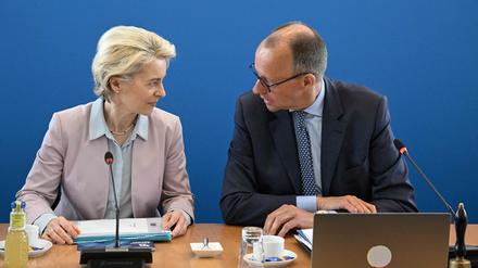 EU-Kommissionschefin Ursula von der Leyen (links) und der CDU-Vorsitzende Friedrich Merz. 