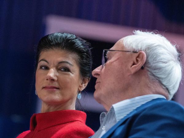 Sahra Wagenknecht und Ehemann Oskar Lafontaine beim Gründungsparteitag der Partei BSW Bündnis Sahra Wagenknecht Vernunft und Gerechtigkeit.