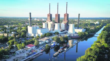 Blick auf das Heizkraftwerk in Lichterfelde. 