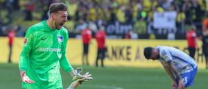 Der Frust muss raus. Torhüter Marcel Lotka ärgert sich über Herthas Niederlage in Dortmund am letzten Spieltag der Vorsaison.