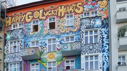 Das Berliner Hostel Happy Go Lucky in Charlottenburg soll die Street-Art an seiner Fassade entfernen.