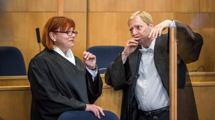 Nicole Schneiders und Björn Clemens im Lübcke-Prozess. 