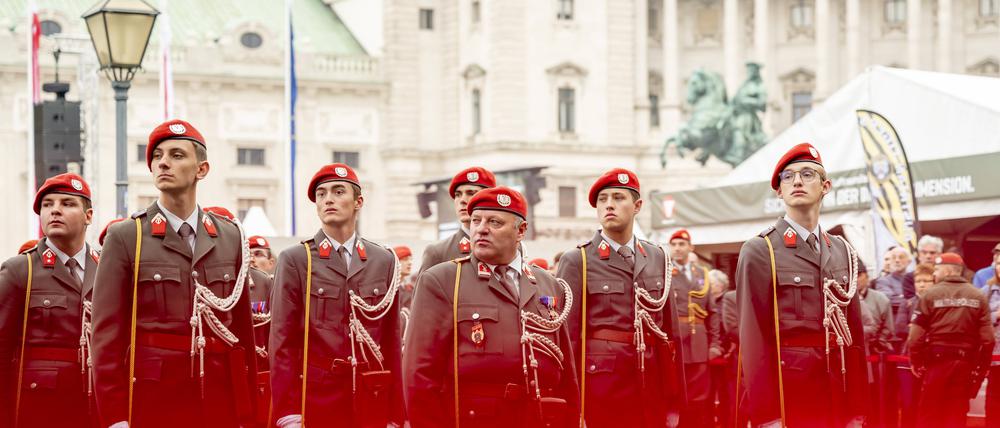 Österreichische Soldaten am Nationalfeiertag 2022 in Wien. 