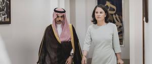 Annalena Baerbock trifft Prinz Faisal bin Farhan Al Saud, Aussenminister von Saudi-Arabien.