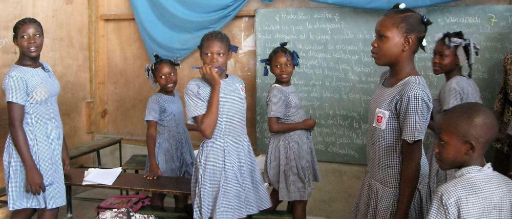 Eine Schulklasse in Haiti. 