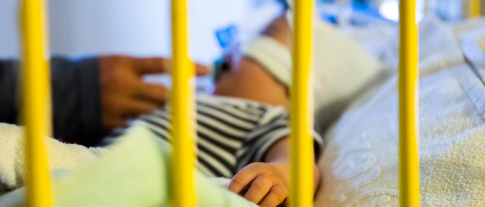 In Berlin gibt es zur Erkältungssaison zu wenig Krankenhausbetten für Kinder.