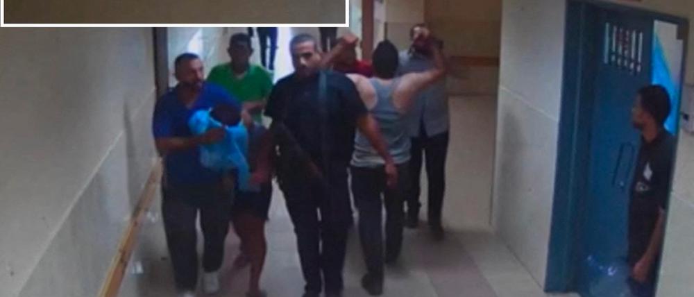 Videoaufnahmen von israelischen Geiseln im Shifa-Krankenhaus. 
