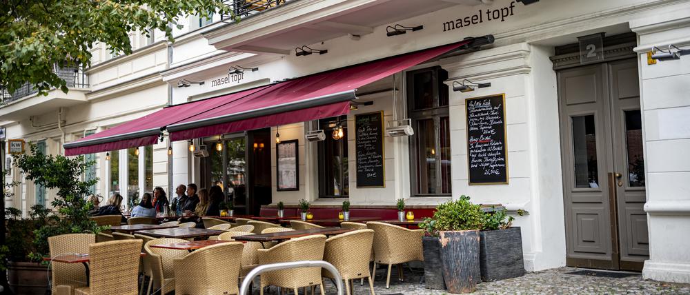 Das israelische Restaurant Masel Topf in Berlin Prenzlauer Berg. Die Terrorgruppe Hamas ruft weltweit zu Aktionen gegen jüdische Einrichtungen auf. Besitzern israelischer Restaurants in Berlin macht das teilweise Angst.
