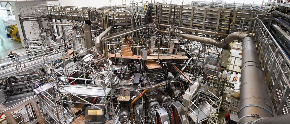 Das 725 Tonnen schwere, ringförmige Plasmagefäß für das Kernfusionsexperiment „Wendelstein 7-X“ im Max-Planck-Institut für Plasmaphysik, aufgenommen am 21.08.2017 in Greifswald.