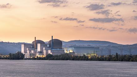 Kernkraftwerk Saint Alban bei der französischen Gemeinde Saint Alban du Rhon.