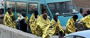 Landung in Lampedusa: Etwa 200 Migrant:innen, die Mitte März die südliche italienische Insel erreichten.