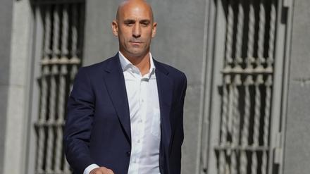 Dem früheren Präsidenten des spanischen Fußballverbandes, Luís Rubiales, droht eine Festnahme, sobald er von einem Auslandsaufenthalt in die Heimat zurückkehrt