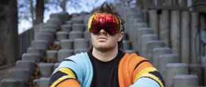 Markenzeichen Skibrille, der Wilmersdorfer Musiker Ski Aggu versteckt sein Gesicht.