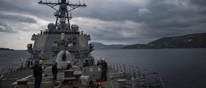 Das amerikanische Kriegsschiff „USS Carney“ fährt im Mittelmeer. 