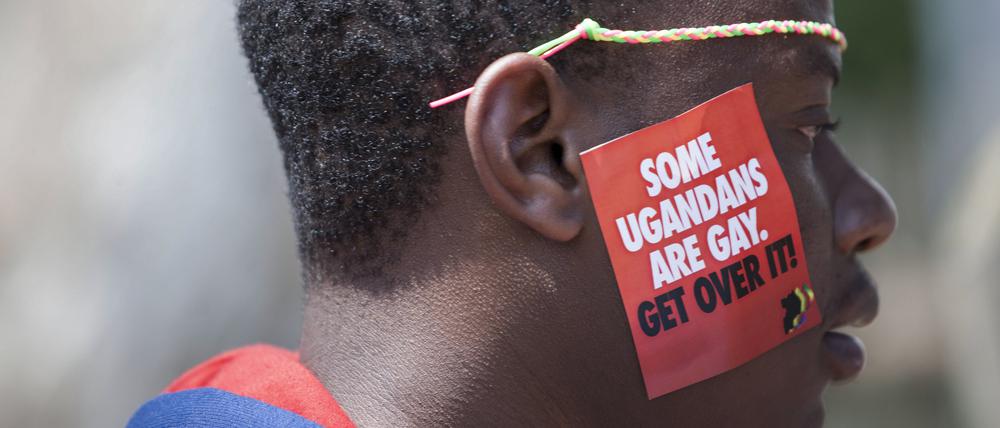 Ein ugandischer Mann während der LGBT-Pride-Feierlichkeiten