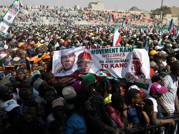 Unterstützer von Präsidentschaftskandidat Atiku Abubakar in Kano, Nordwest Nigeria.