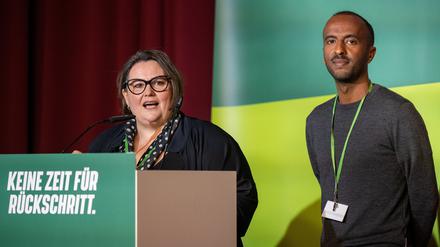Susanne Mertens und Philmon Ghirmai, Landesvorsitzende von Bündnis 90/Die Grünen in Berlin, auf der Landesdelegiertenkonferenz ihrer Partei.