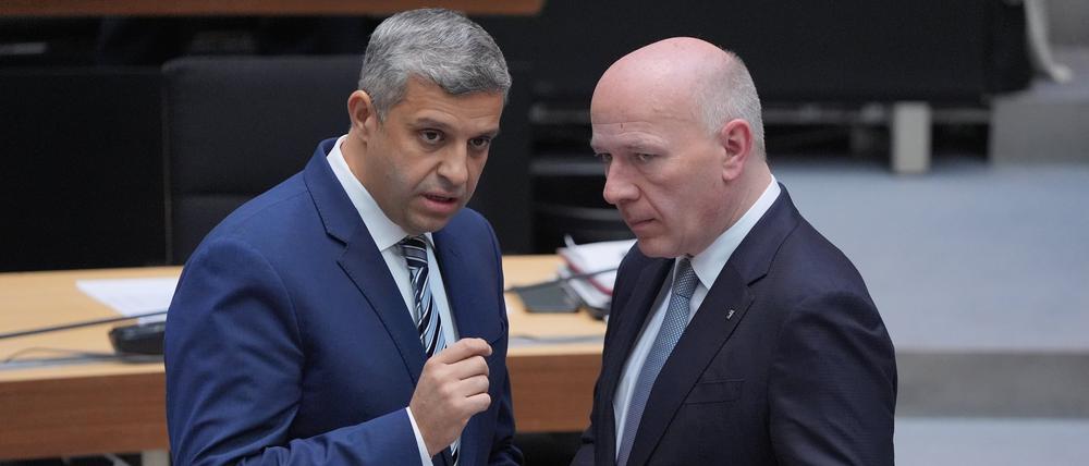 Raed Saleh, Landesvorsitzender der SPD, und Regierender Bürgermeister Kai Wegner (CDU) verkündeten am Montag, dass die pauschalen Minderausgaben aufgelöst werden.