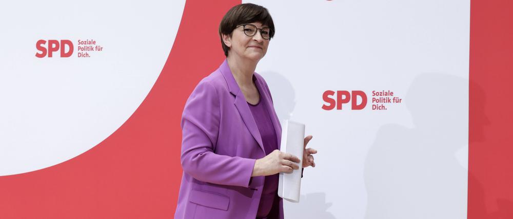 Saskia Esken geht die CDU in Hessen scharf an.